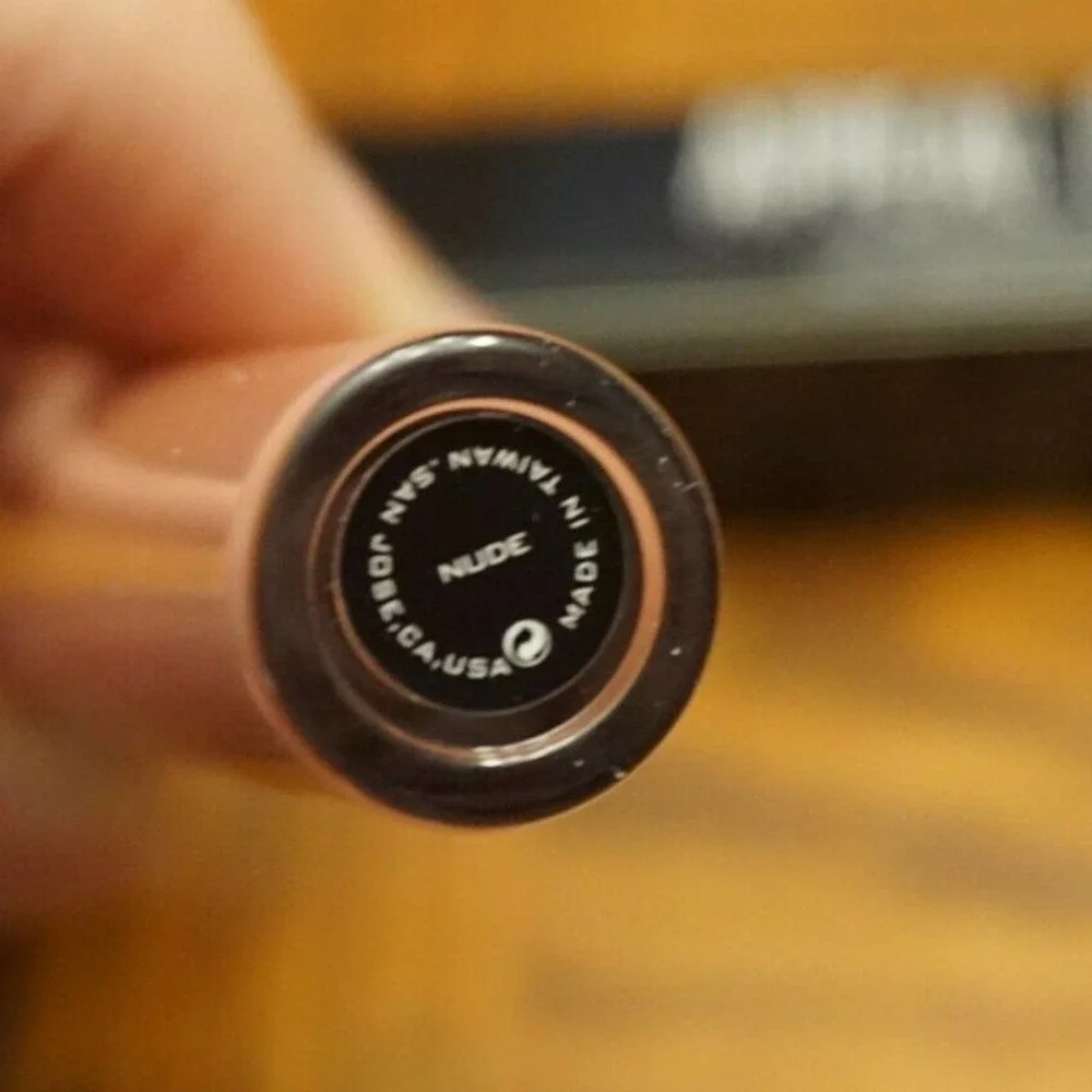 Appeal LOT Liquid Lipstick Nude Holographic Gloss